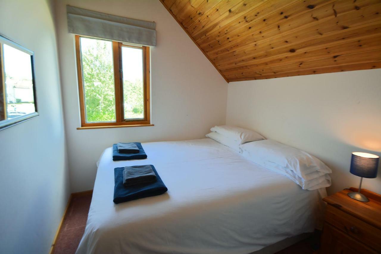 Mallard Lodge Сайренстер Экстерьер фото